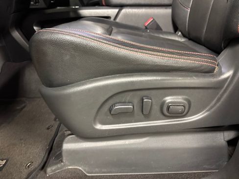 Used 2021 Nissan Titan PRO-4X w/ Pro-4x Convenience Package image 25