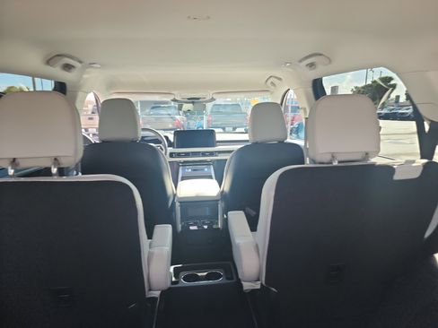 New 2026 Lincoln Aviator Premiere image 19