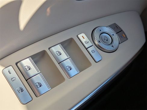 New 2026 Genesis GV70 2.5T Select image 25