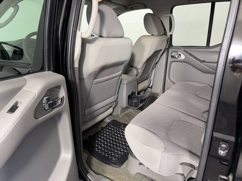 Used 2010 Nissan Frontier SE RWD image 19