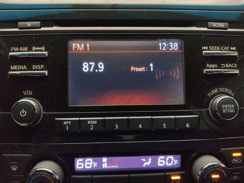 Used 2015 Nissan Altima 2.5 SV FWD image 25