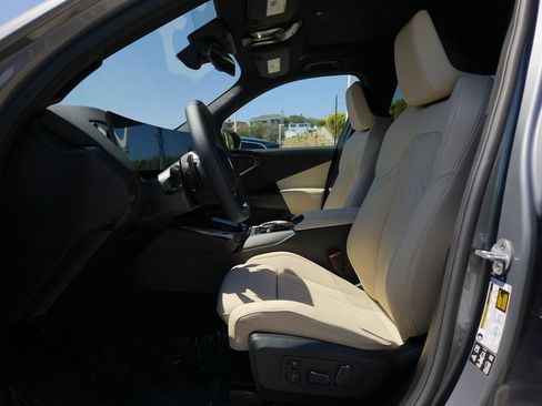 Used 2025 BMW X3 xDrive30i w/ Convenience Package AWD/4WD image 8