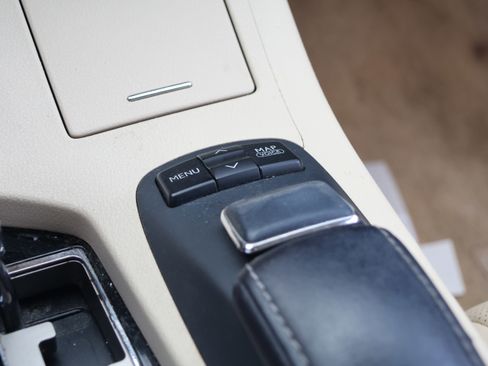 Used 2014 Lexus ES 300h w/ Premium Package w/Bamboo Trim image 32