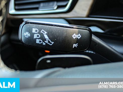 Used 2025 Volkswagen Atlas SE FWD image 30