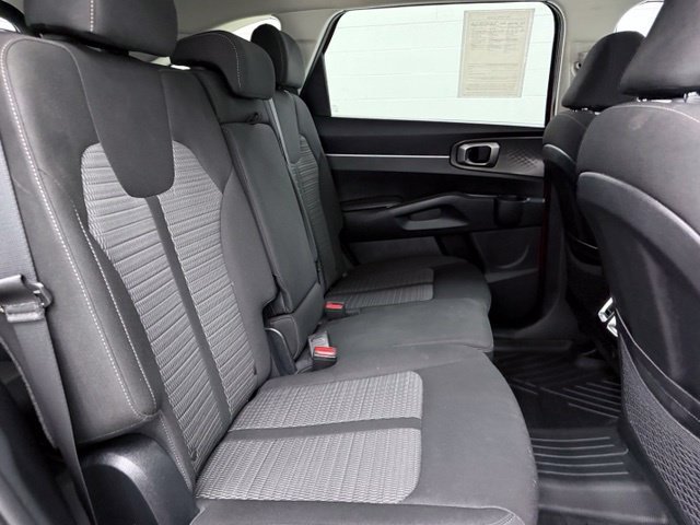 Used 2023 Kia Sorento LX FWD image 19