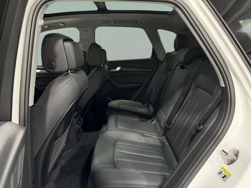 Certified 2025 Audi Q5 Premium w/ Convenience Plus Package image 9