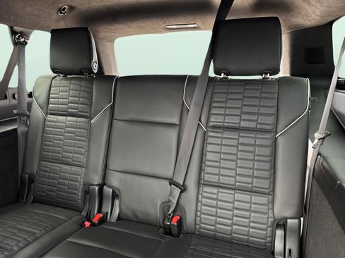 Used 2022 Cadillac Escalade ESV Premium Luxury Platinum w/ Heavy-Duty Trailer Package image 28