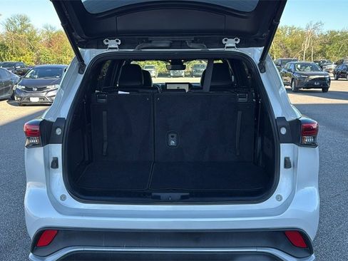 Used 2023 Toyota Highlander XSE image 25