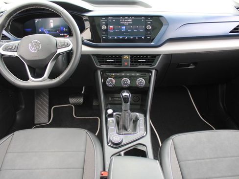 Certified 2023 Volkswagen Taos SE w/ Panoramic Sunroof Package image 20