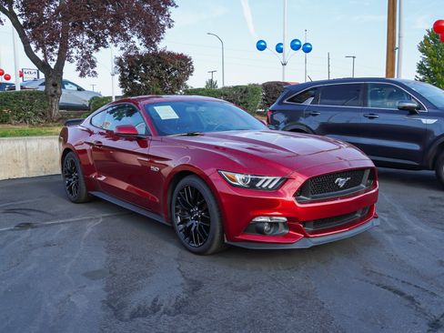 Used 2017 Ford Mustang GT Premium w/ GT Performance Package RWD image 2