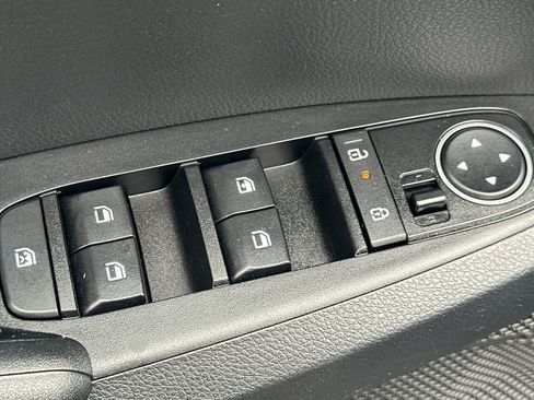 Used 2025 Kia Seltos LX image 13