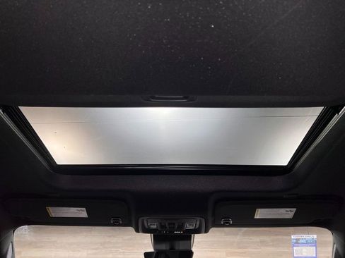 Used 2024 GMC Sierra 1500 AT4 w/ Technology Package image 5