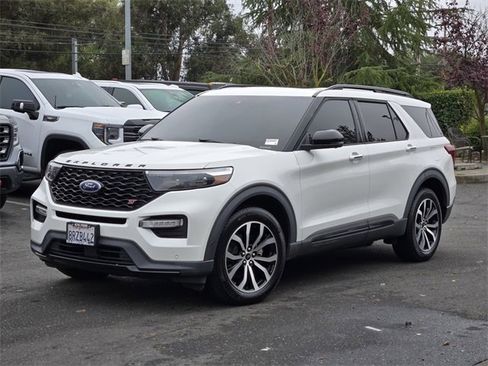 Used 2020 Ford Explorer ST w/ Premium Technology Package image 8