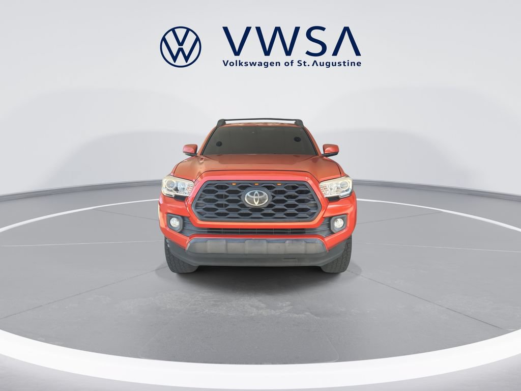 Used 2018 Toyota Tacoma SR5 RWD image 2