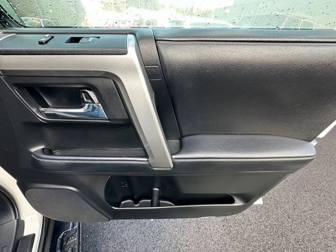 Used 2020 Toyota 4Runner SR5 Premium image 24