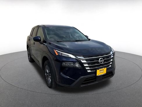 Used 2026 Nissan Rogue SV AWD/4WD image 3