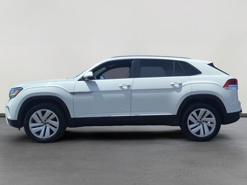 Certified 2022 Volkswagen Atlas Cross Sport SE AWD/4WD image 2