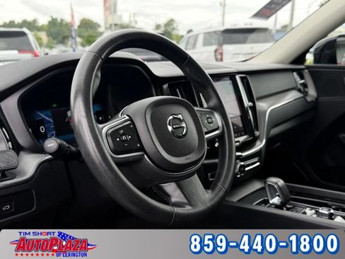 Used 2023 Volvo XC60 B5 Core w/ Climate Package AWD/4WD image 3