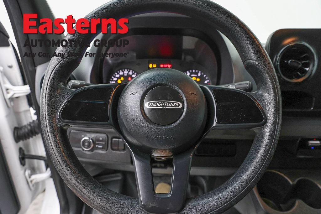 Used 2019 Freightliner Sprinter 2500 RWD image 12