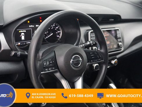 Used 2019 Nissan Kicks SV FWD image 18