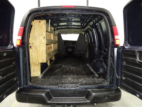 Used 2016 Chevrolet Express 2500 image 10