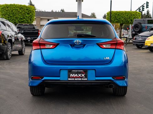 Used 2018 Toyota Corolla iM w/ All-Weather Mat Package image 11