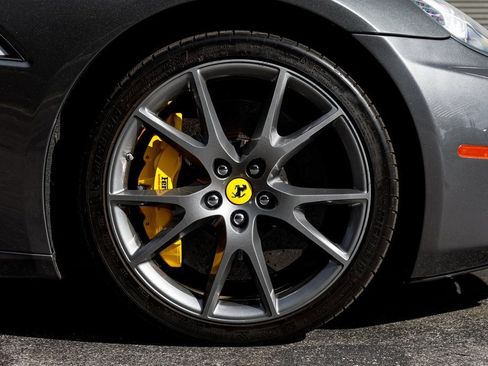 Used 2010 Ferrari California image 17