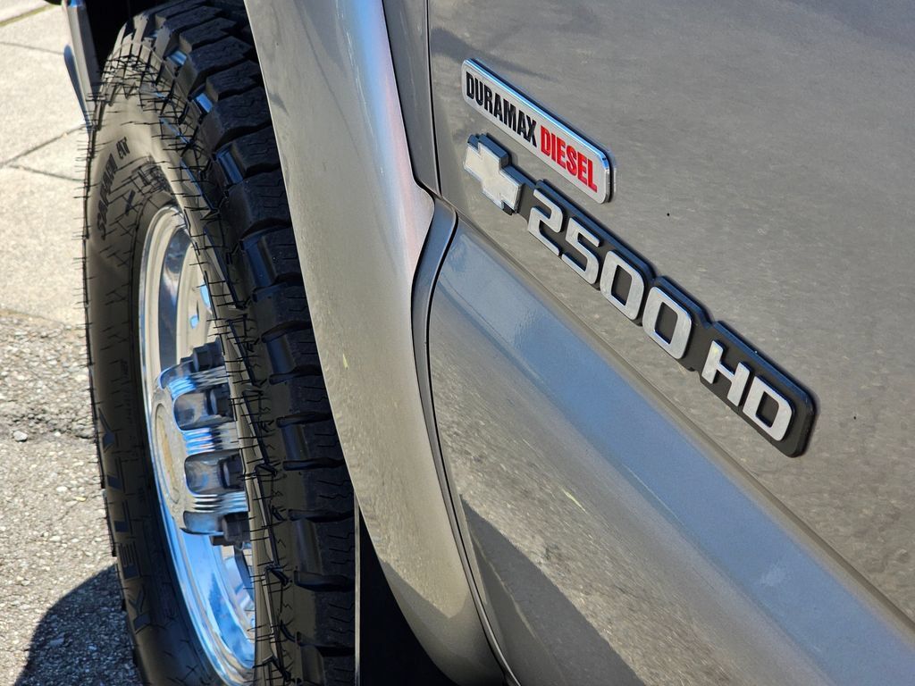 Used 2003 Chevrolet Silverado 2500 LT AWD/4WD image 10