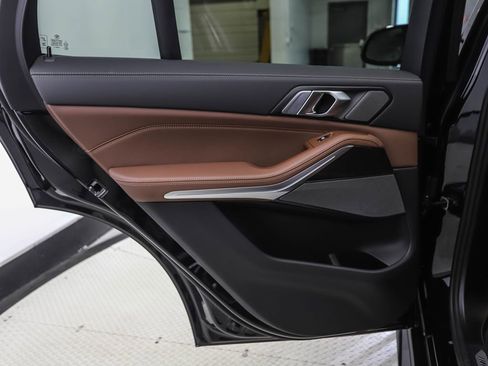 New 2026 BMW X5 M60i w/ Climate Comfort Package image 21