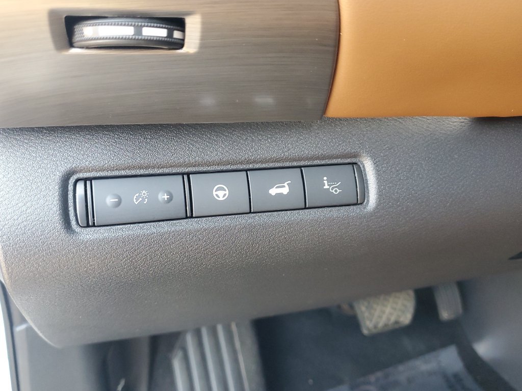 Used 2025 Nissan Pathfinder Platinum w/ Cargo Package FWD image 29