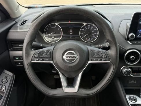 Used 2023 Nissan Sentra SV FWD image 13