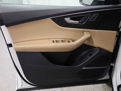 Used 2022 Audi Q8 Prestige w/ Prestige Package image 16