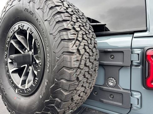 Used 2025 Jeep Wrangler Unlimited Rubicon AWD/4WD image 35