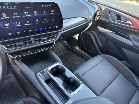 Used 2024 Chevrolet Equinox EV RS image 23