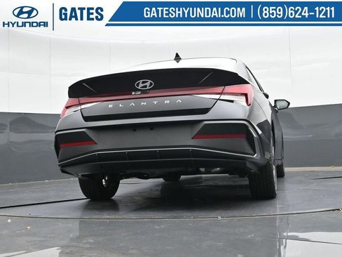 New 2025 Hyundai Elantra Sport FWD image 31