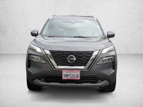 Used 2021 Nissan Rogue SL image 3
