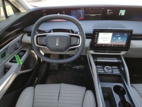 New 2026 Lincoln Nautilus Reserve image 4