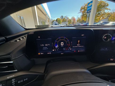 New 2026 Chevrolet Traverse LT image 12