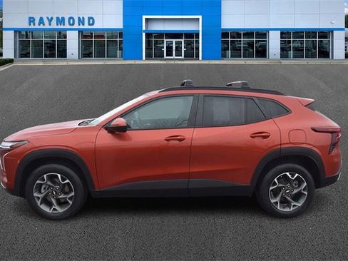 Used 2024 Chevrolet Trax LT w/ Driver Confidence Package image 6