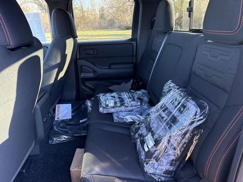 New 2026 Nissan Frontier PRO-4X w/ Pro-4x Convenience Package image 6