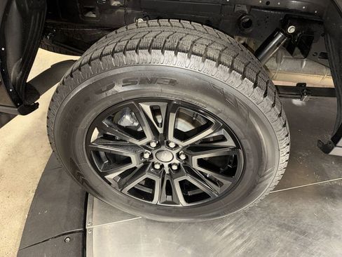 Used 2024 Ford F150 Platinum w/ FX4 Off-Road Package image 13