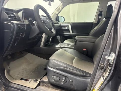 Used 2020 Toyota 4Runner SR5 Premium w/ Moonroof Package RWD image 11