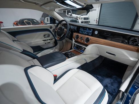 Used 2024 Rolls-Royce Spectre w/ Spectre Launch Package image 33