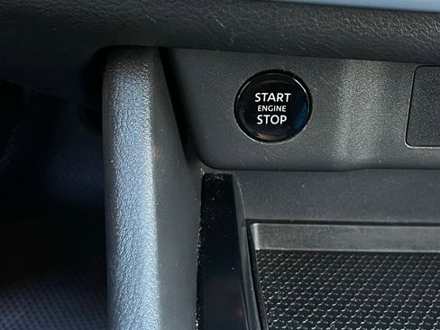 Used 2024 Nissan Rogue SV image 12