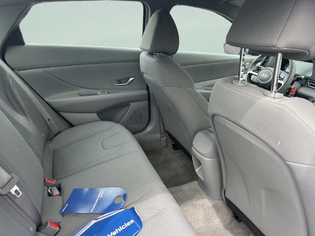 New 2026 Hyundai Elantra SE FWD image 21