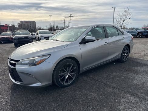Used 2017 Toyota Camry XSE image 4