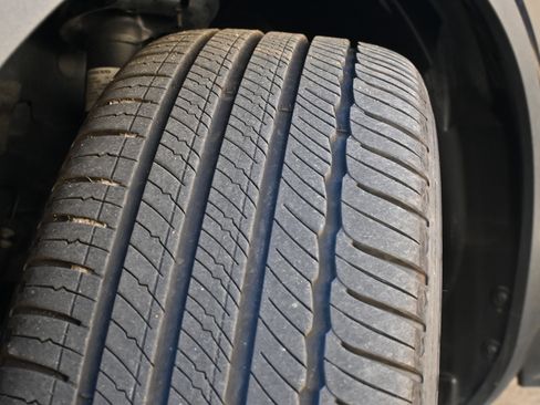 Used 2025 Volvo XC40 B5 Core image 35