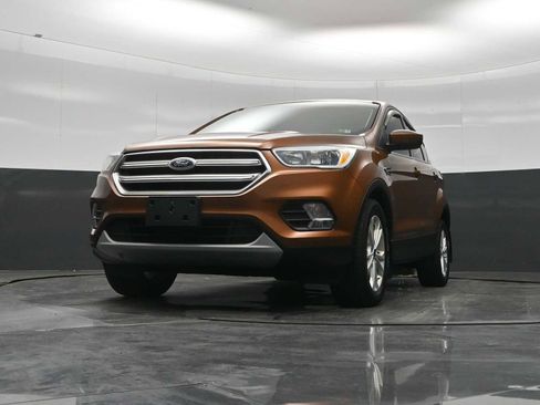 Used 2017 Ford Escape SE AWD/4WD image 29