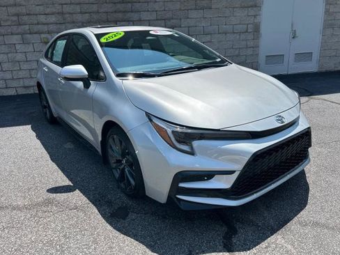 Certified 2025 Toyota Corolla XSE image 1