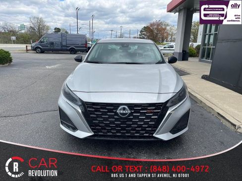 Used 2025 Nissan Altima 2.5 SV FWD image 2